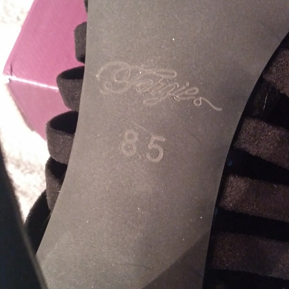 Black Strappy Heels by Fergie - Picture 4 of 6